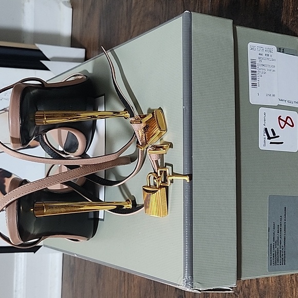 Tom Ford - Picture 3 of 4